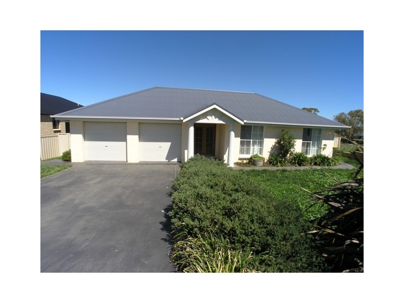 19 Majestic Way, Orange NSW 2800