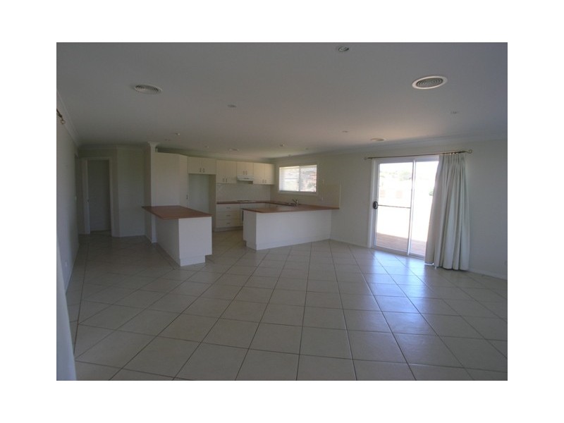 19 Majestic Way, Orange NSW 2800