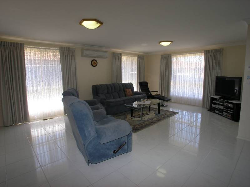 7 Saran Place, Orange NSW 2800