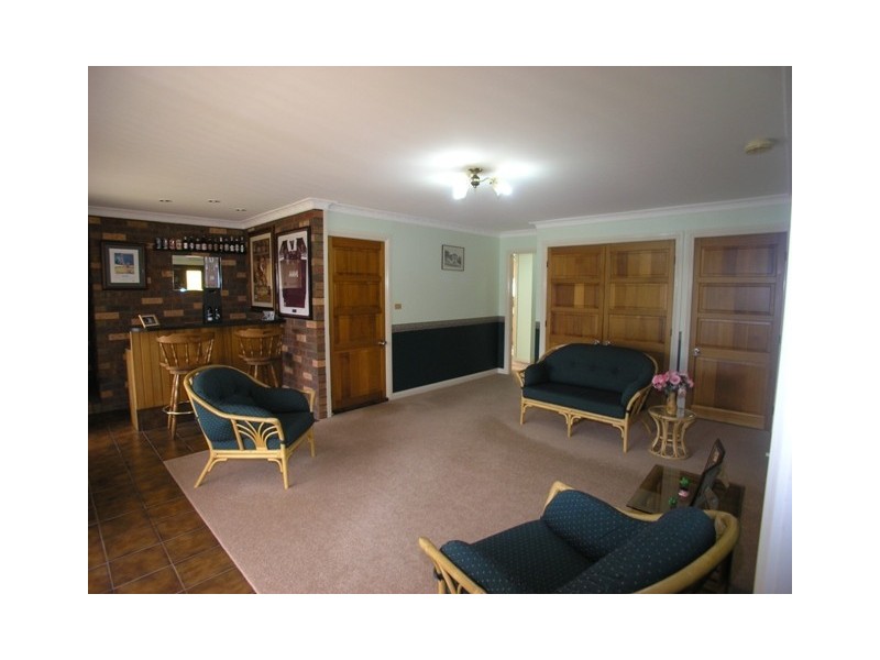 7 Maple Avenue, Orange NSW 2800