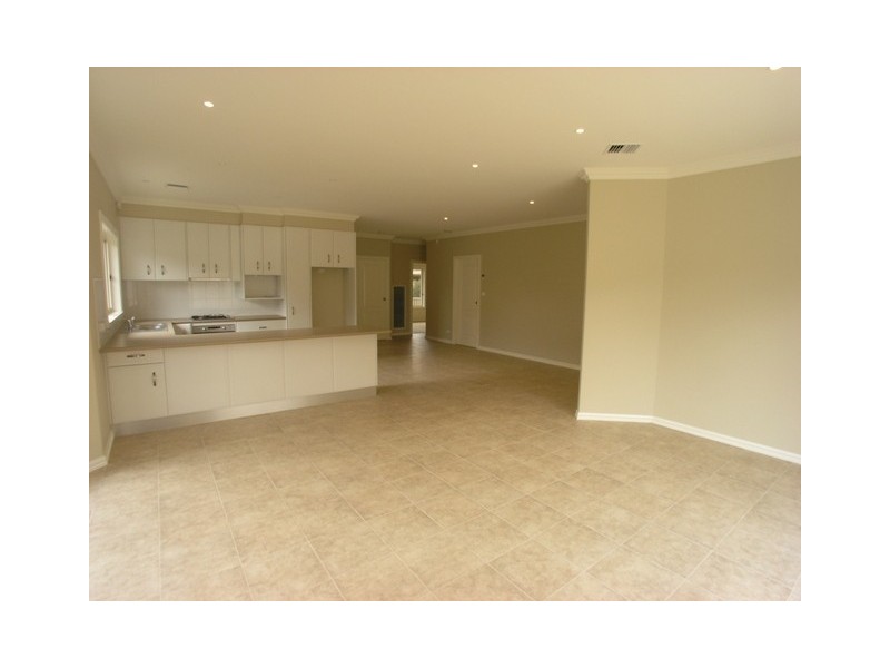 25a Burrebury Crescent, Orange NSW 2800