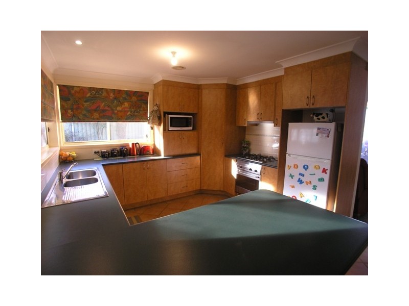 2 Wisteria Place, Orange NSW 2800