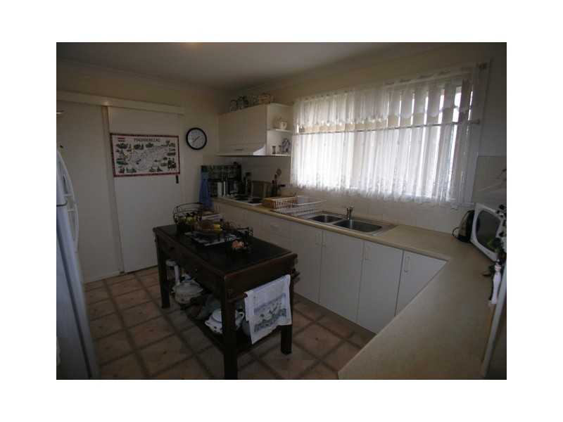 9 Mangowa Close, Orange NSW 2800