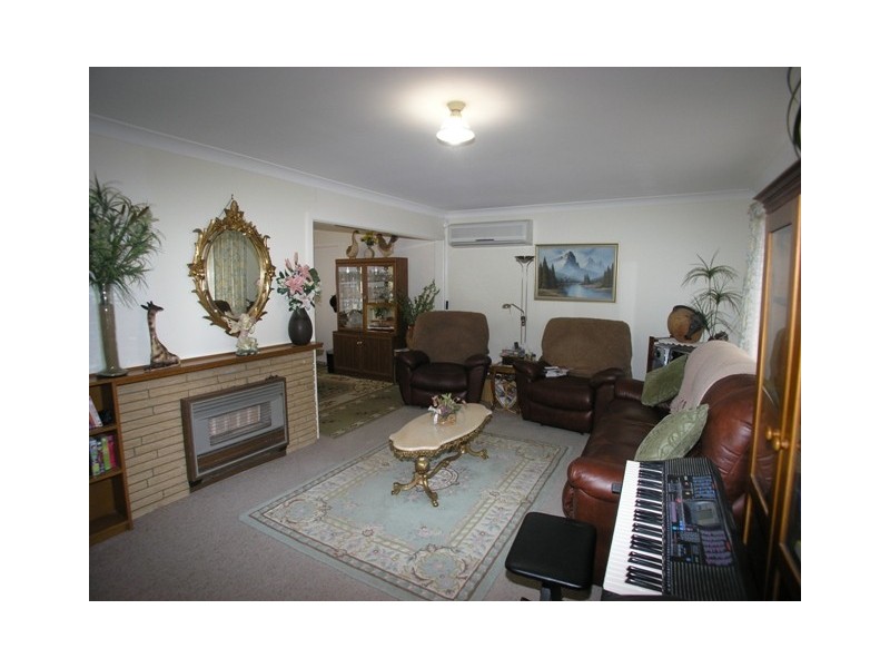 9 Mangowa Close, Orange NSW 2800