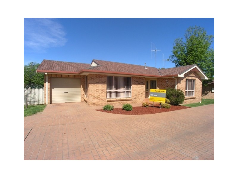 2 / 64 Casey Street, Orange NSW 2800