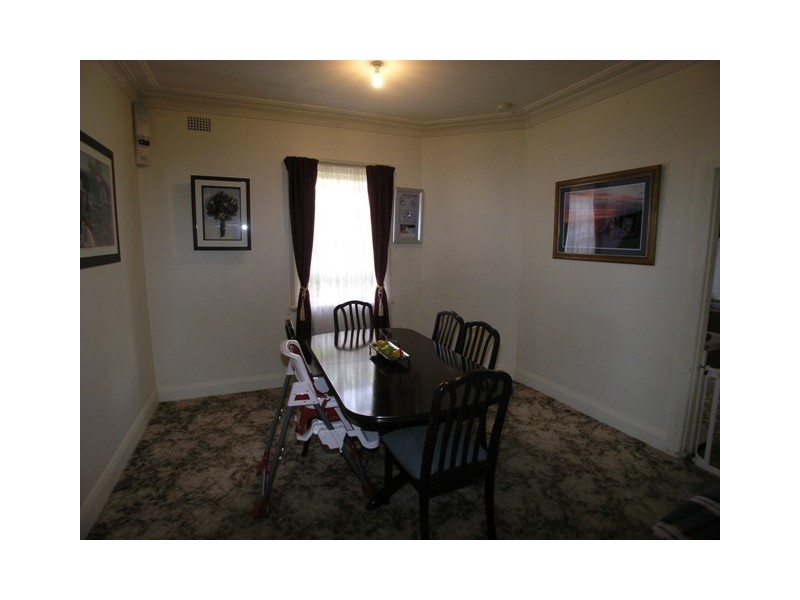 9 Curran Street, Orange NSW 2800