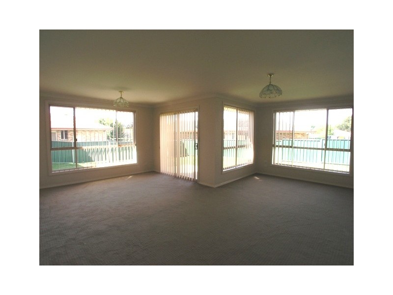 36 Northstoke Way, Orange NSW 2800