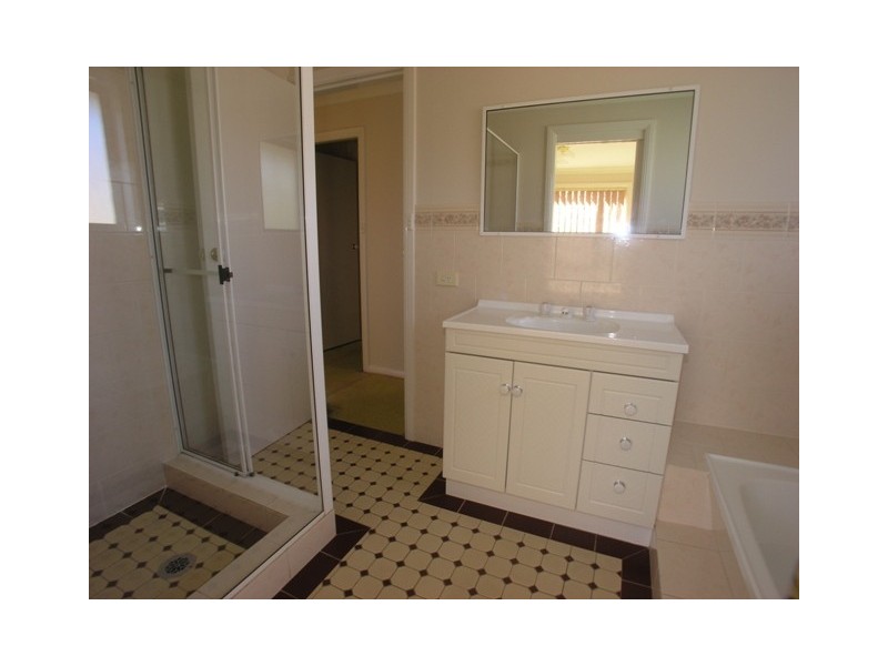 1 / 64 Casey Street, Orange NSW 2800