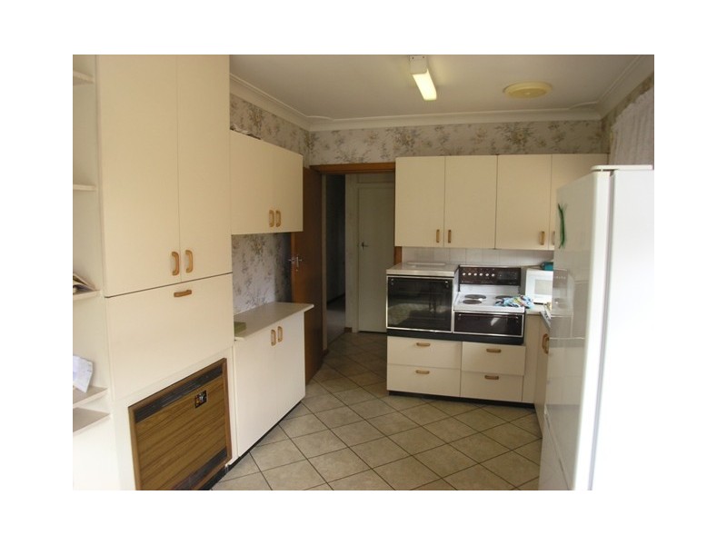 17 Curran Street, Orange NSW 2800