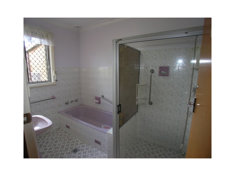 17 Curran Street, Orange NSW 2800