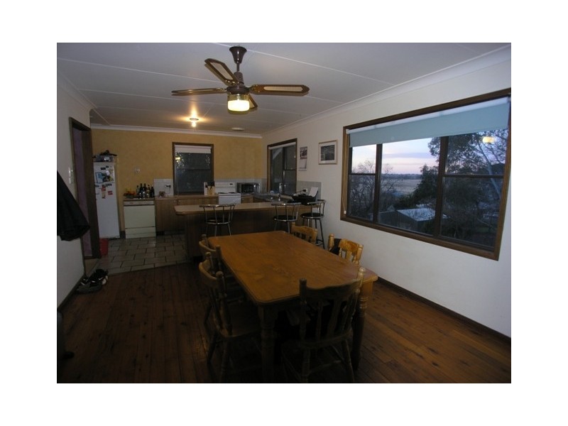 Spring Hill NSW 2800