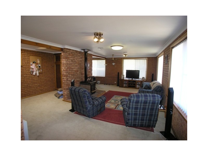 11 Talinga Place, Orange NSW 2800