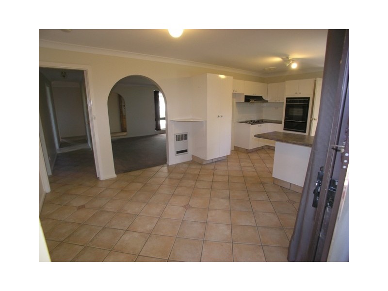 14 Pitta Pitta Place, Orange NSW 2800