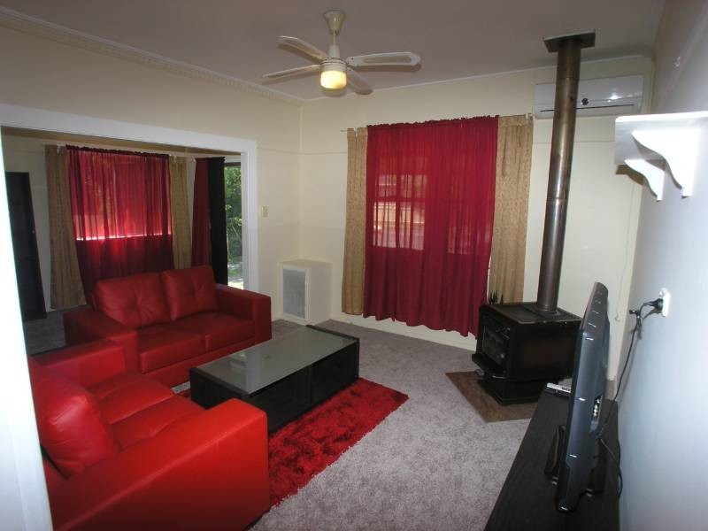 5 Burrendong Way, Orange NSW 2800