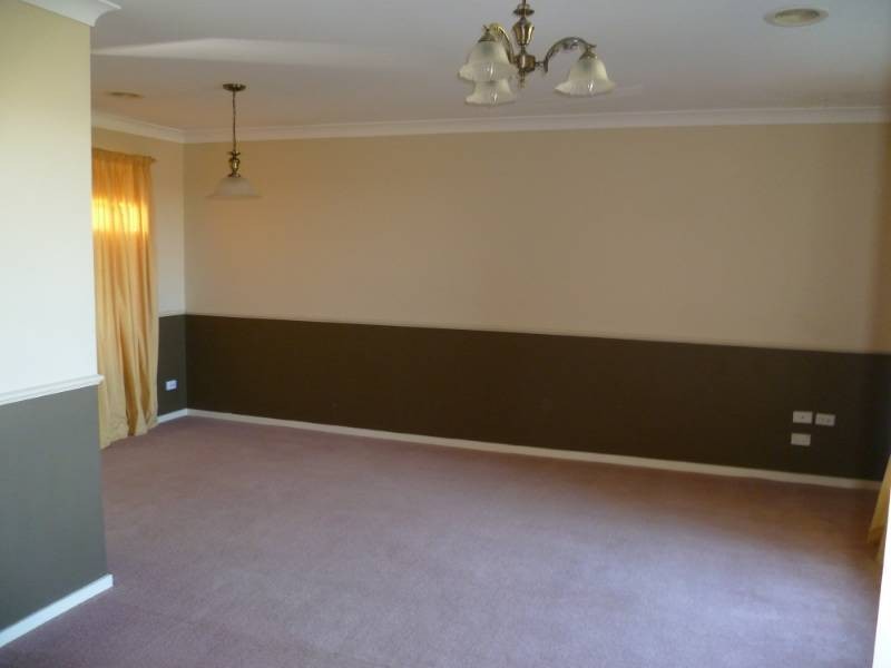 2 Melville Place, Orange NSW 2800