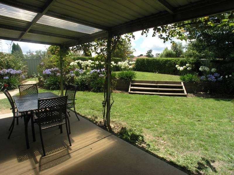 2 Melville Place, Orange NSW 2800