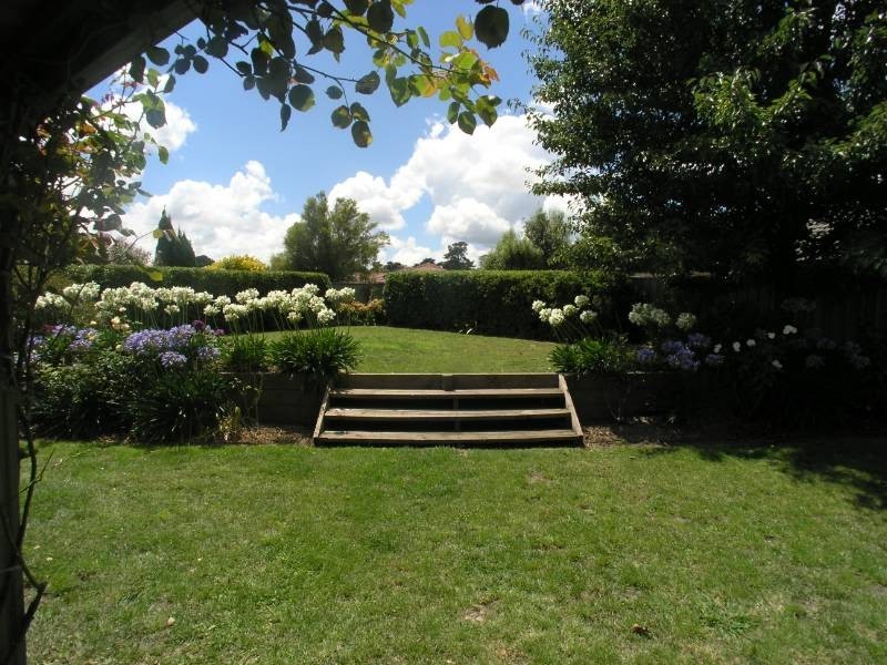 2 Melville Place, Orange NSW 2800