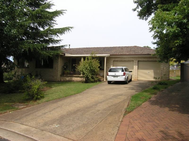 2 Parnoo Place, Orange NSW 2800