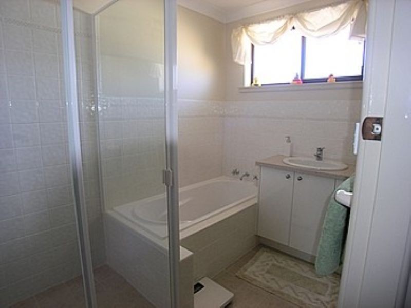 2 Parnoo Place, Orange NSW 2800