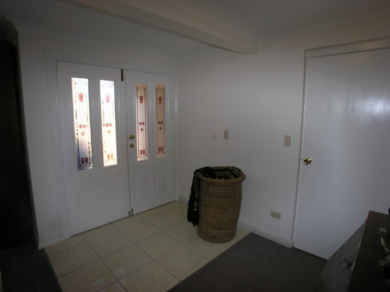 8 Wiare Circuit, Orange NSW 2800