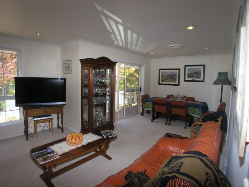 8 Wiare Circuit, Orange NSW 2800