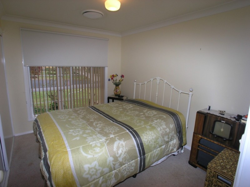 8 Wiare Circuit, Orange NSW 2800