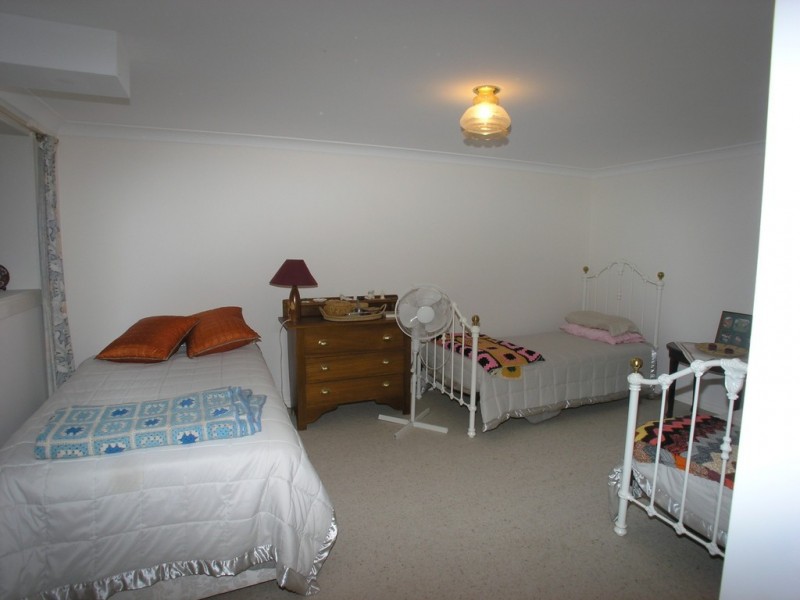 8 Wiare Circuit, Orange NSW 2800