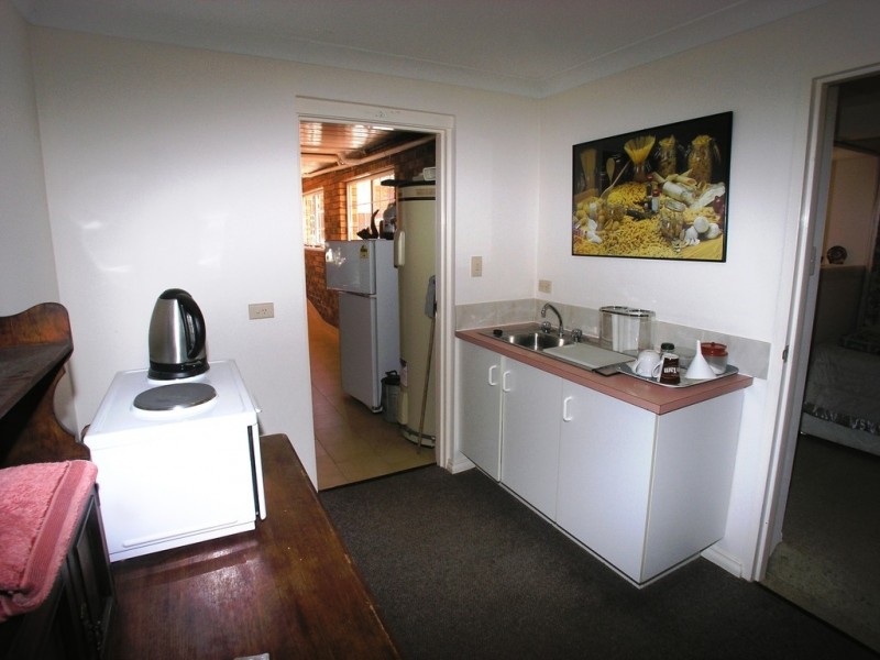 8 Wiare Circuit, Orange NSW 2800