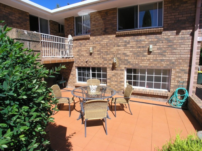 8 Wiare Circuit, Orange NSW 2800