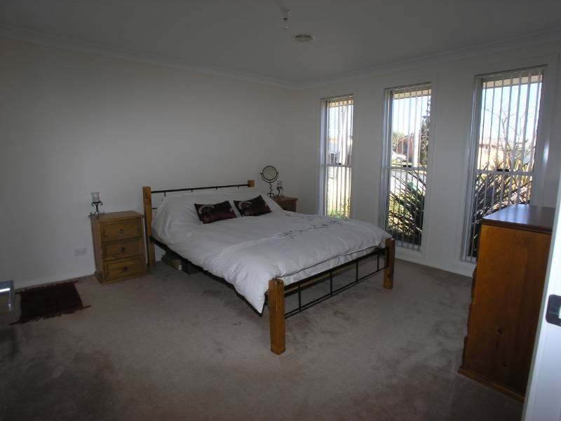 8 Winter Street, Orange NSW 2800