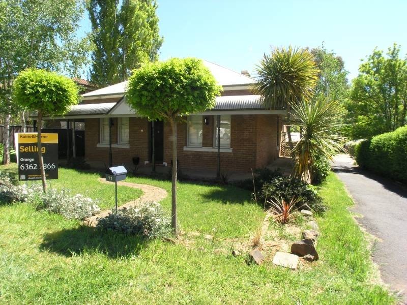 11 Banksia Street, Orange NSW 2800