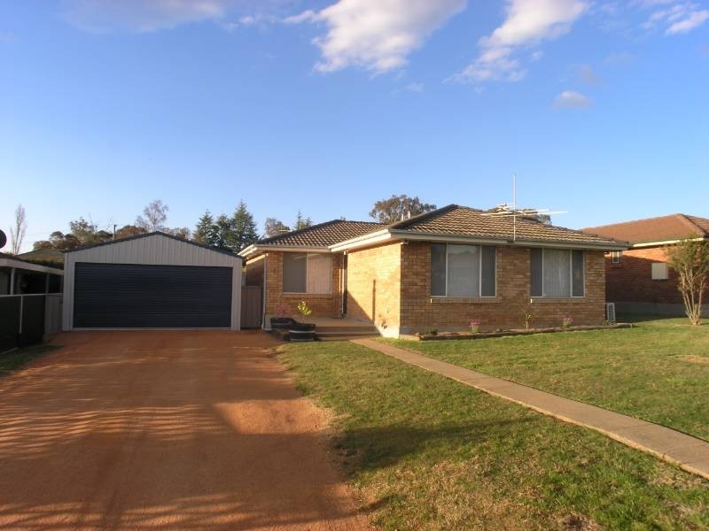 8 Maxime Place, Orange NSW 2800