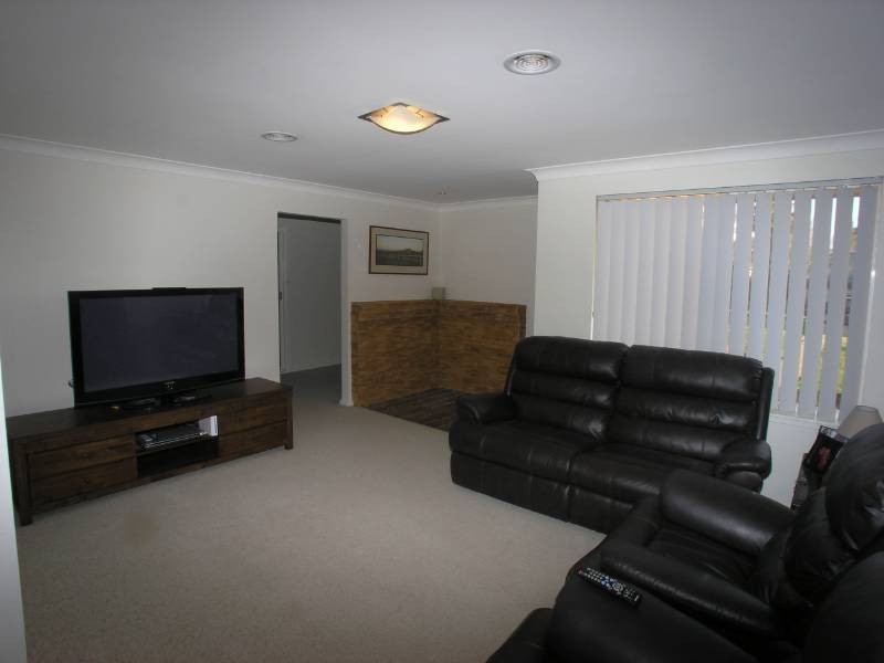8 Maxime Place, Orange NSW 2800