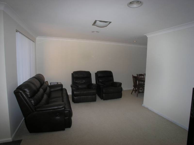 8 Maxime Place, Orange NSW 2800