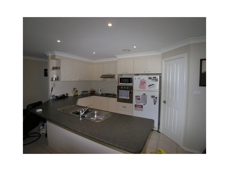 29 Roselawn Drive, Orange NSW 2800