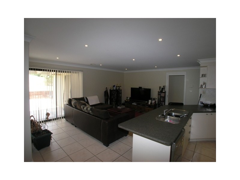 29 Roselawn Drive, Orange NSW 2800