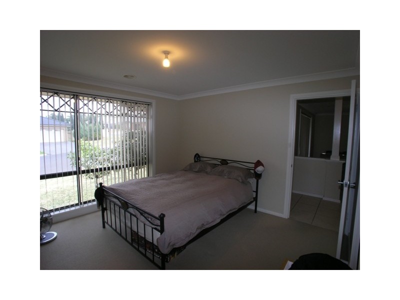 29 Roselawn Drive, Orange NSW 2800