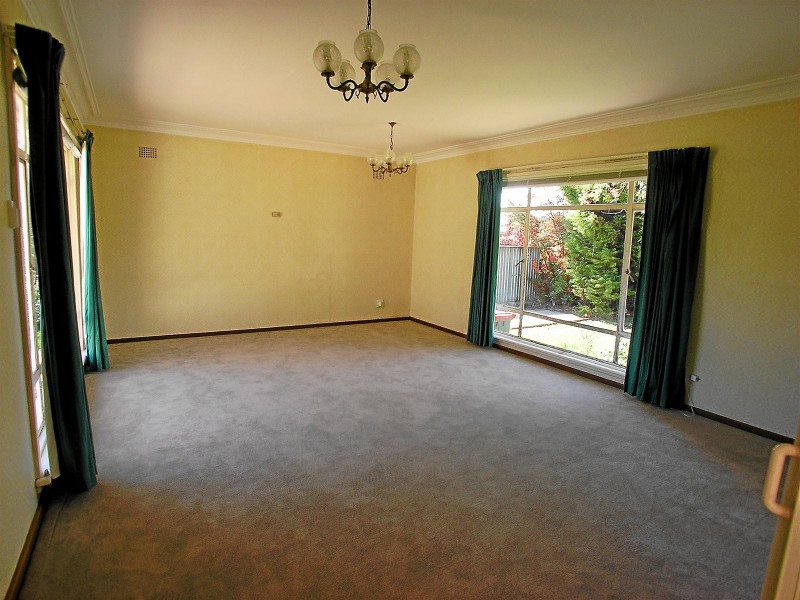 37 Allenby Road, Orange NSW 2800