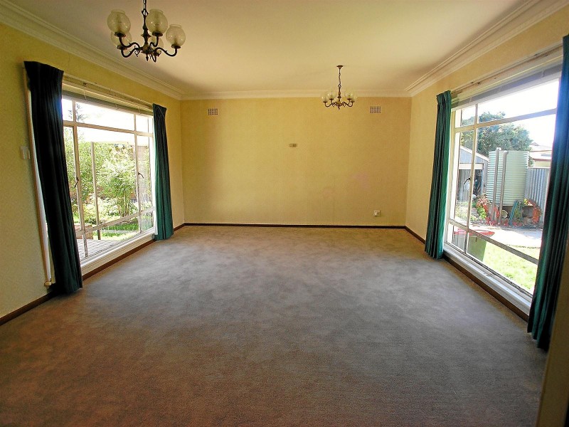 37 Allenby Road, Orange NSW 2800