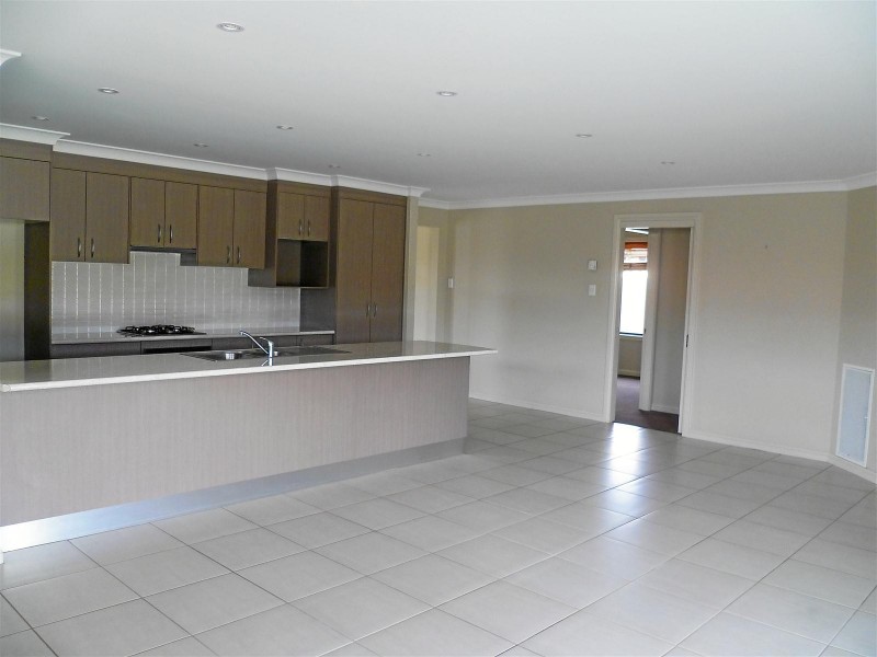 13 Brooklands Drive, Orange NSW 2800
