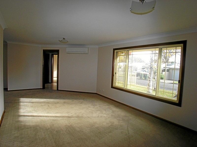 18 Rosemary Lane, Orange NSW 2800