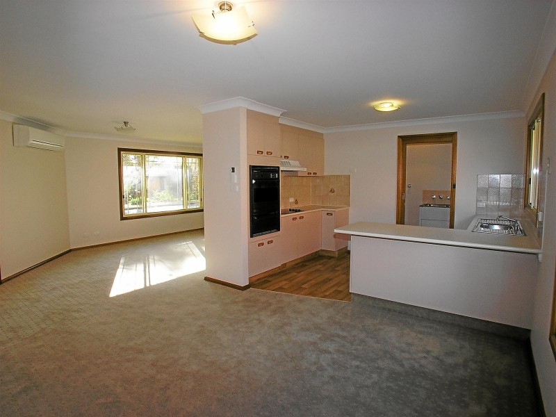 18 Rosemary Lane, Orange NSW 2800
