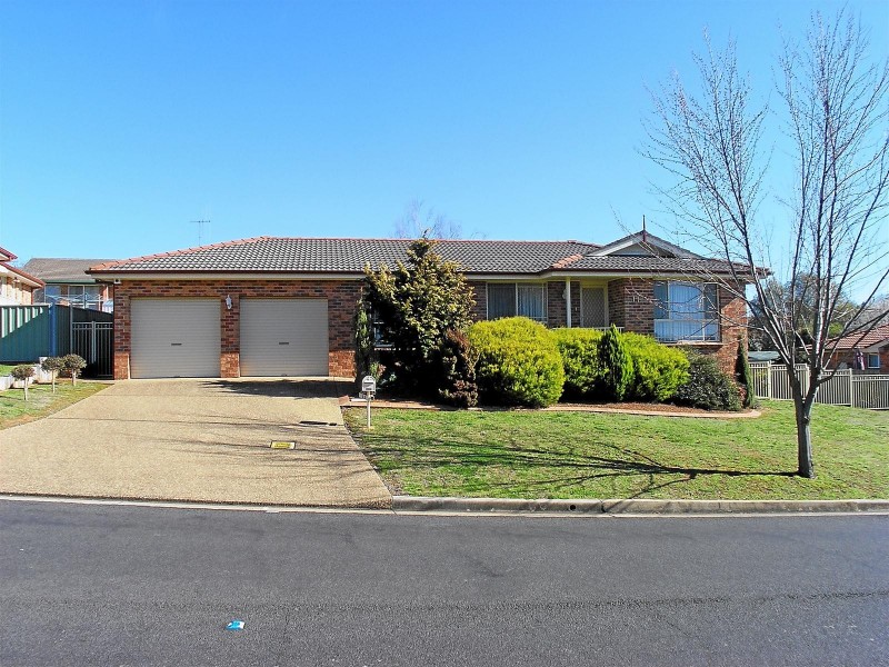 11 Glendale Crescent, Orange NSW 2800