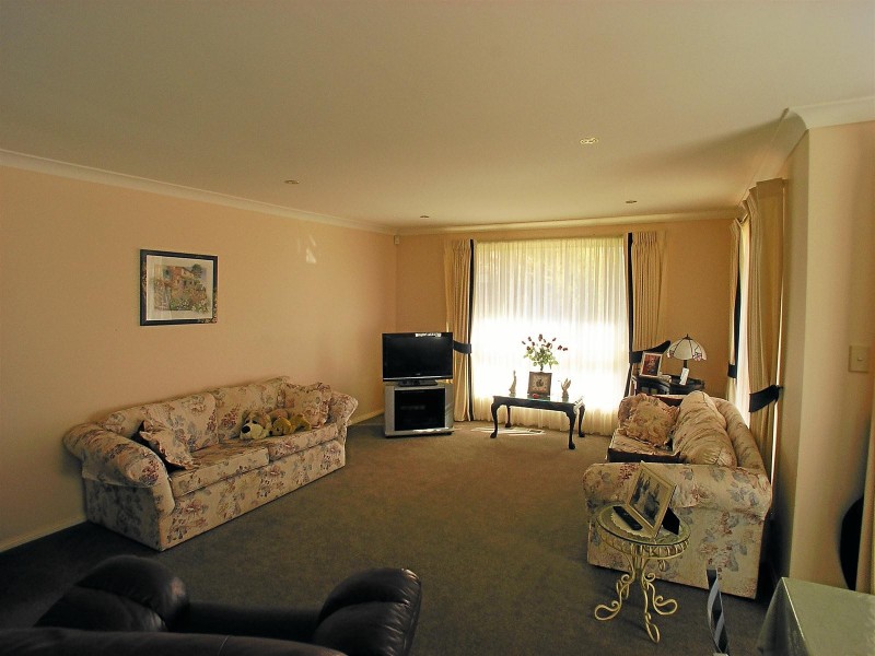 11 Glendale Crescent, Orange NSW 2800