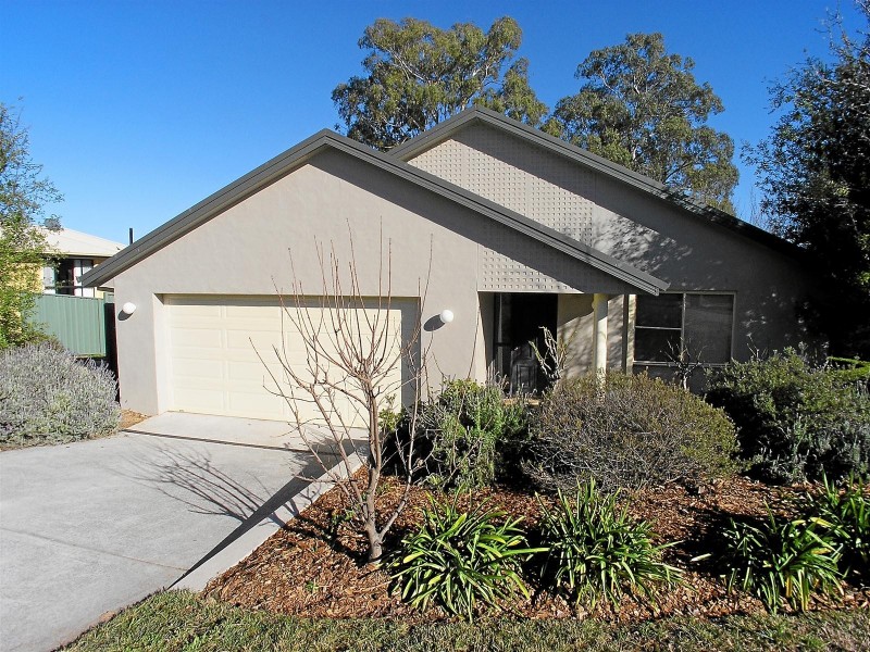 26 Goldfinch Way, Orange NSW 2800