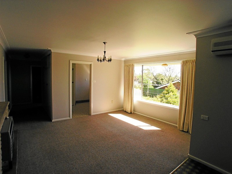 9 Maple Avenue, Orange NSW 2800
