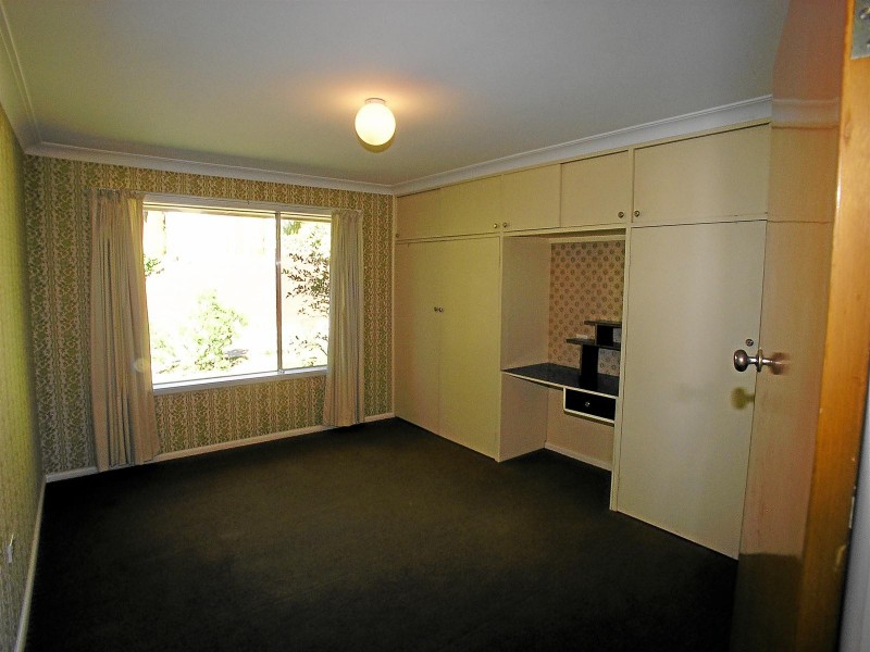 9 Maple Avenue, Orange NSW 2800