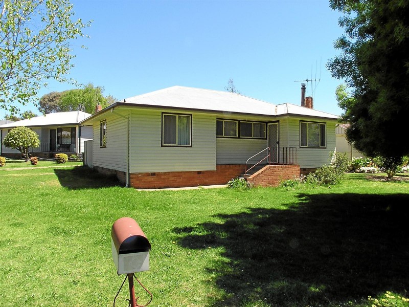 47 Burrendong Way, Orange NSW 2800