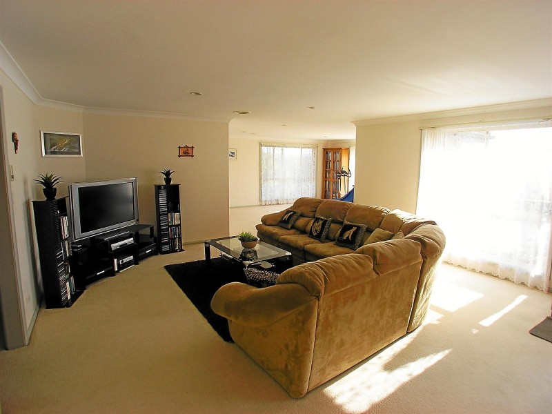 37 Booth Crescent, Orange NSW 2800