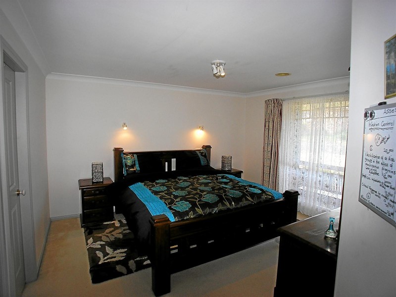 37 Booth Crescent, Orange NSW 2800